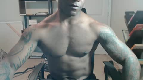 Snapshot of nickkillem chatting on 09-10-25, 10:32 NickKillEm online show from 09-10-25, 10:32