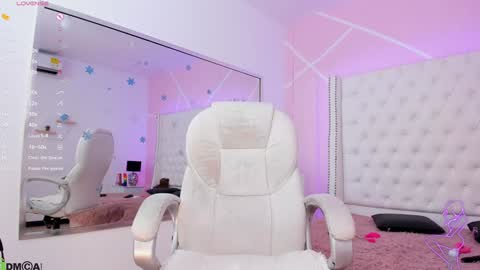 Snapshot of nickky_thompson chatting on 12-20-24, 04:46 nickky online show from 12-20-24, 04:46