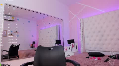 Snapshot of nickky_thompson chatting on 01-18-25, 01:18 nickky online show from 01-18-25, 01:18