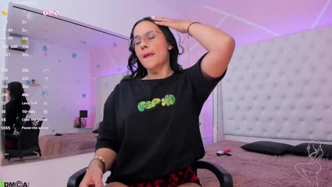 Snapshot of nickky_thompson chatting on 01-22-25, 01:42 nickky online show from 01-22-25, 01:42