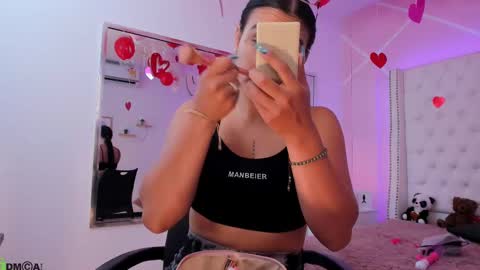 Snapshot of nickky_thompson chatting on 02-19-25, 01:17 nickky online show from 02-19-25, 01:17