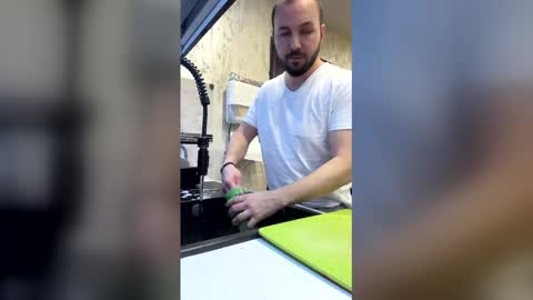 Julian online show from 02-11-26, 09:42