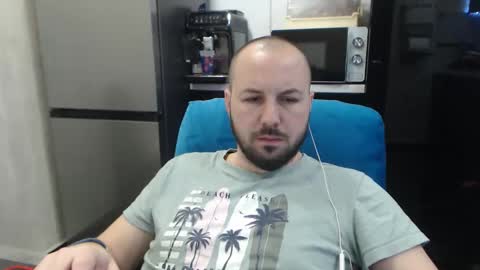 Julian online show from 03-12-26, 11:33