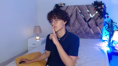 Nickolas Muoz online show from 12-14-24, 11:50