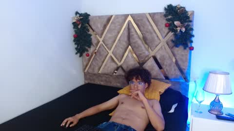 Nickolas Muoz online show from 12-19-24, 03:30
