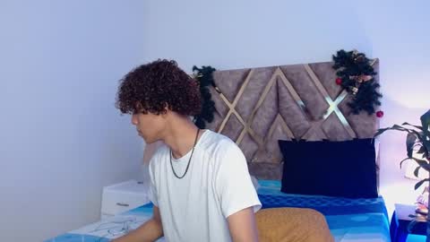 Nickolas Muoz online show from 12-26-24, 03:42