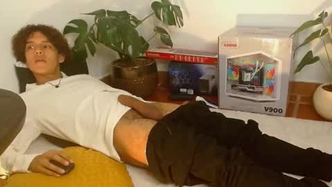 Nickolas Muoz online show from 12-27-24, 09:11