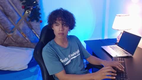Nickolas Muoz online show from 12-28-24, 10:02