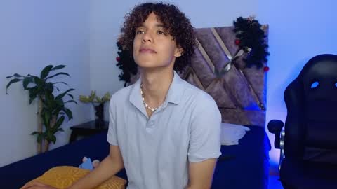 Nickolas Muoz online show from 12-30-24, 05:34