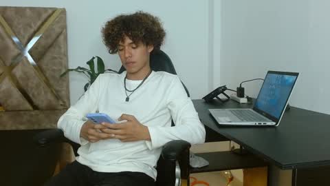 Nickolas Muoz online show from 01-30-25, 01:22