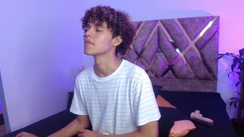 Nickolas Muoz online show from 02-02-25, 07:25