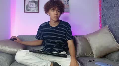 Nickolas Muoz online show from 02-14-25, 08:05
