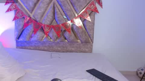 Nickolas Muoz online show from 02-17-25, 06:04