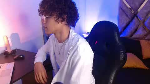 Nickolas Muoz online show from 02-20-25, 07:08