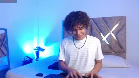Nickolas Muoz online show from 03-05-25, 05:39