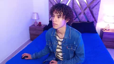 Nickolas Muoz online show from 09-12-25, 03:01