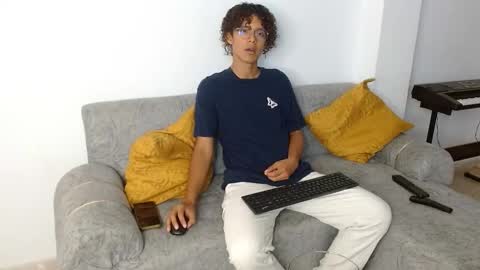 Nickolas Muoz online show from 09-18-25, 02:08