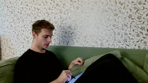 Snapshot of nicksuper8 chatting on 12-12-24, 09:30 Nick online show from 12-12-24, 09:30