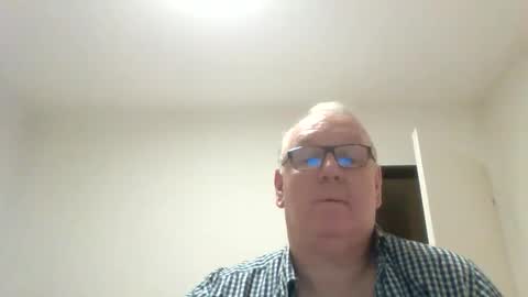 Snapshot of nickvandicky chatting on 10-23-25, 11:14 nickvandicky online show from 10-23-25, 11:14