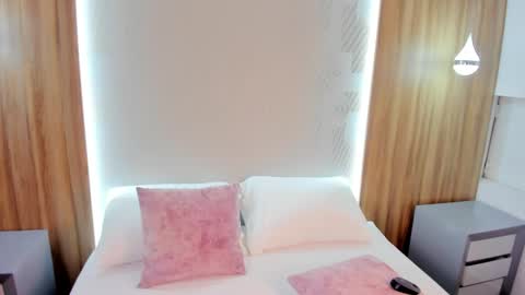 Nicky  online show from 11-09-25, 02:43