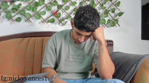 nicky online show from 01-04-25, 08:27