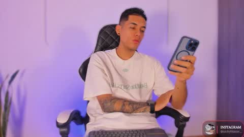 Nicky  online show from 10-30-25, 12:17