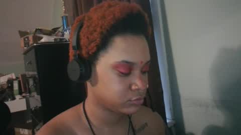 Snapshot of nickythehawtie chatting on 02-18-26, 06:37 nickythehawtie online show from 02-18-26, 06:37