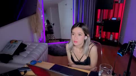 Nicky online show from 06-11-26, 12:32