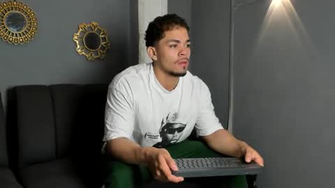 nico_blaze7 online show from 12-18-25, 12:33