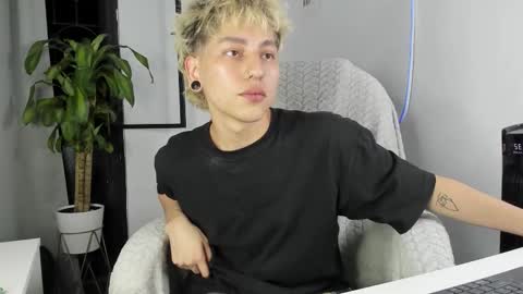 Nico  online show from 09-23-25, 03:53