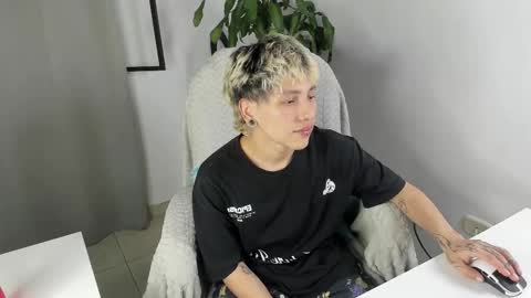 Nico  online show from 11-08-25, 04:34