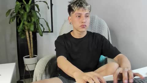 Nico  online show from 11-15-25, 05:27