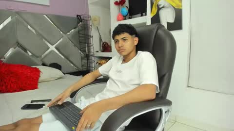 Snapshot of nico_viper_ chatting on 03-22-26, 07:28 NICO online show from 03-22-26, 07:28