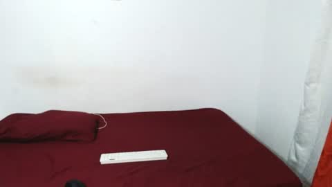 Snapshot of nico_y_nina chatting on 06-23-26, 02:42 nico_y_nina online show from 06-23-26, 02:42