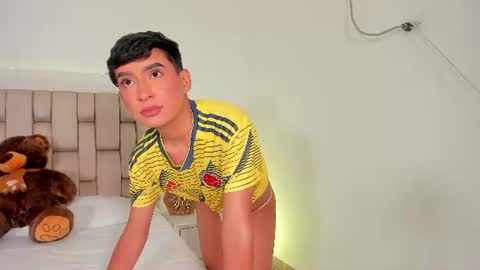 Snapshot of nicocute_ chatting on 06-17-26, 07:04 NICOLAS online show from 06-17-26, 07:04