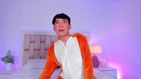 Snapshot of nicocute_ chatting on 06-26-26, 06:56 NICOLAS online show from 06-26-26, 06:56