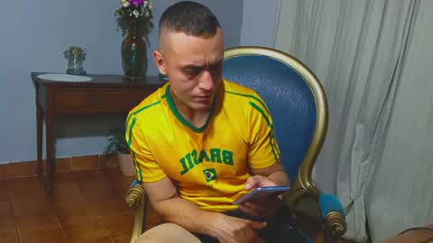 Nico Gentle online show from 06-25-26, 01:49