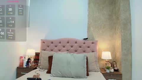 Nicol Alvarez online show from 10-11-25, 07:45