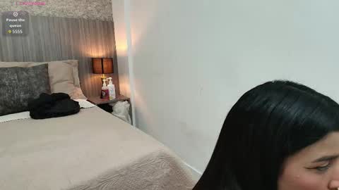 Nicol Alvarez online show from 11-09-25, 07:56