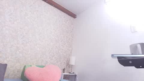 Nicol online show from 11-12-25, 03:07