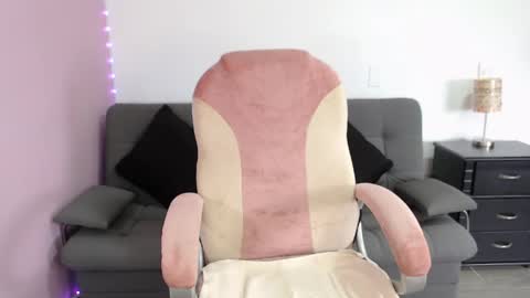nicole Storm online show from 05-17-26, 06:04