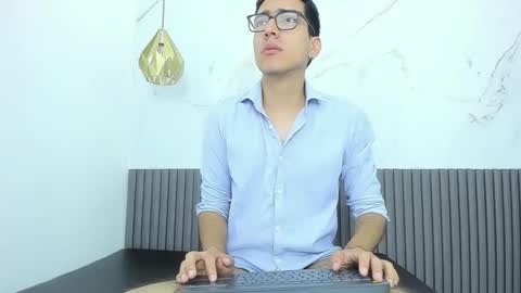 nicolasfine online show from 01-19-26, 11:36