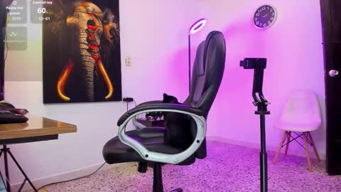 Snapshot of nicolass_fellener chatting on 10-06-25, 04:54 Nicolas Fellener online show from 10-06-25, 04:54