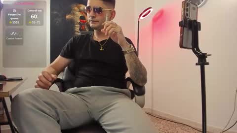 Snapshot of nicolass_fellener chatting on 10-27-25, 04:27 Nicolas Fellener online show from 10-27-25, 04:27