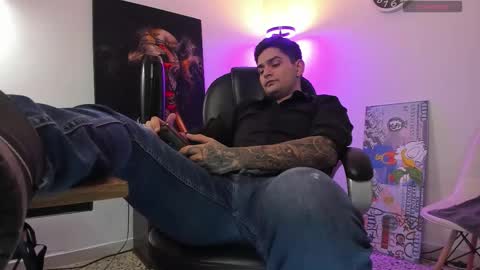 Nicolas Fellener online show from 11-26-25, 03:07