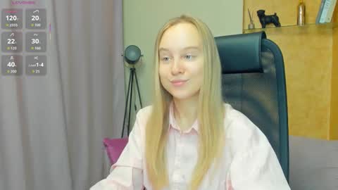 Nicoletta online show from 11-25-25, 07:03