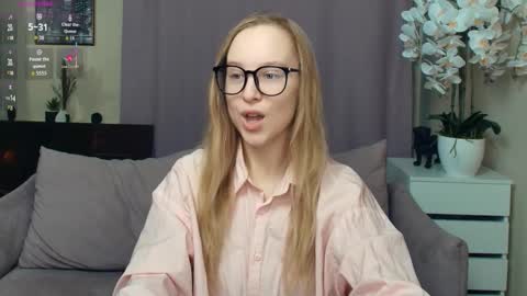 Nicoletta online show from 12-21-25, 07:10