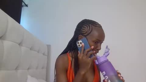 nicole161117 online show from 01-16-26, 07:56