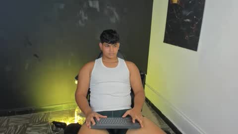 Snapshot of nicole_and_thiago1 chatting on 02-16-26, 10:28 nicole_and_thiago1 online show from 02-16-26, 10:28