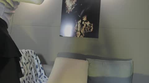 nicole_and_thiago1 online show from 05-17-26, 11:23